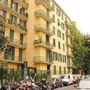 Hotel Lucky House