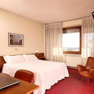Otel Radio, Roma